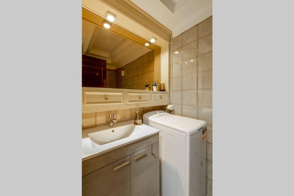 Spacious Stylish Up To 4ppl Close To Centre Soluň