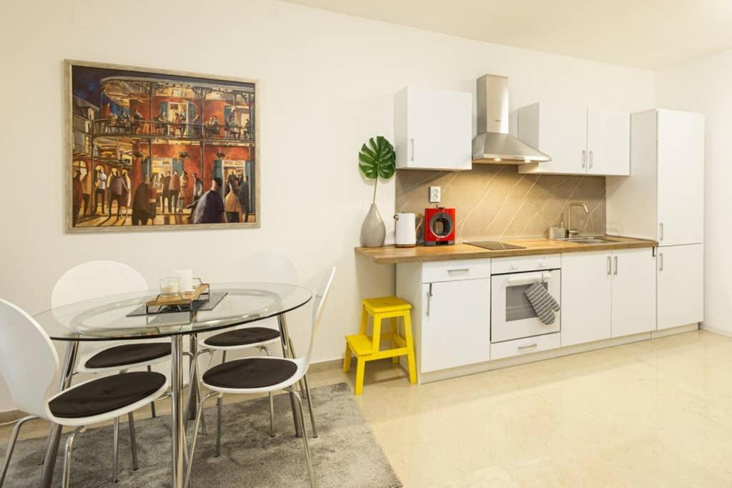 Spacious Stylish Up To 4ppl Close To Centre Apartmán Soluň